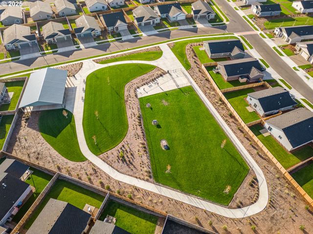 2255 Sawtelle Dr, Woodburn, OR 97071