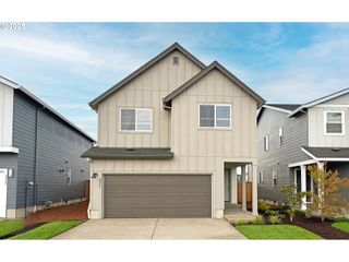 2255 Sawtelle Dr, Woodburn, OR 97071