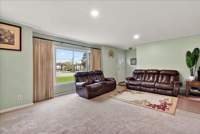 3035 E Paris Avenue, Grand Rapids, MI 49512