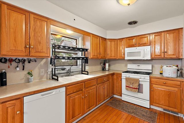 3035 E Paris Avenue, Grand Rapids, MI 49512