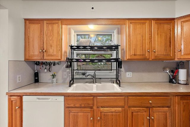 3035 E Paris Avenue, Grand Rapids, MI 49512