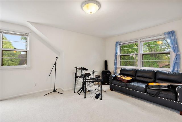 3035 E Paris Avenue, Grand Rapids, MI 49512