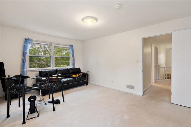 3035 E Paris Avenue, Grand Rapids, MI 49512