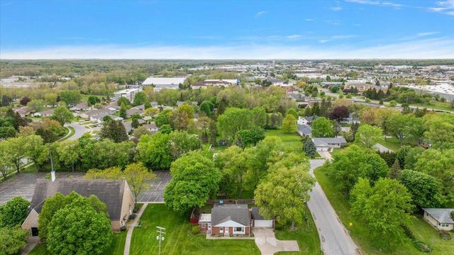3035 E Paris Avenue, Grand Rapids, MI 49512