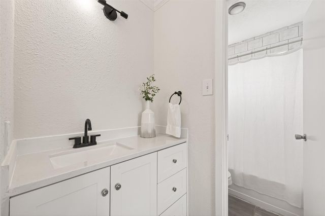 222 Tara Plantation Drive, Richmond, TX 77469