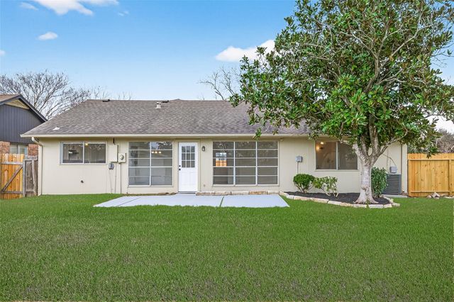 222 Tara Plantation Drive, Richmond, TX 77469