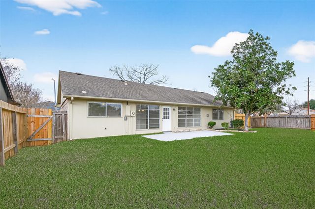 222 Tara Plantation Drive, Richmond, TX 77469