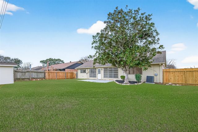 222 Tara Plantation Drive, Richmond, TX 77469