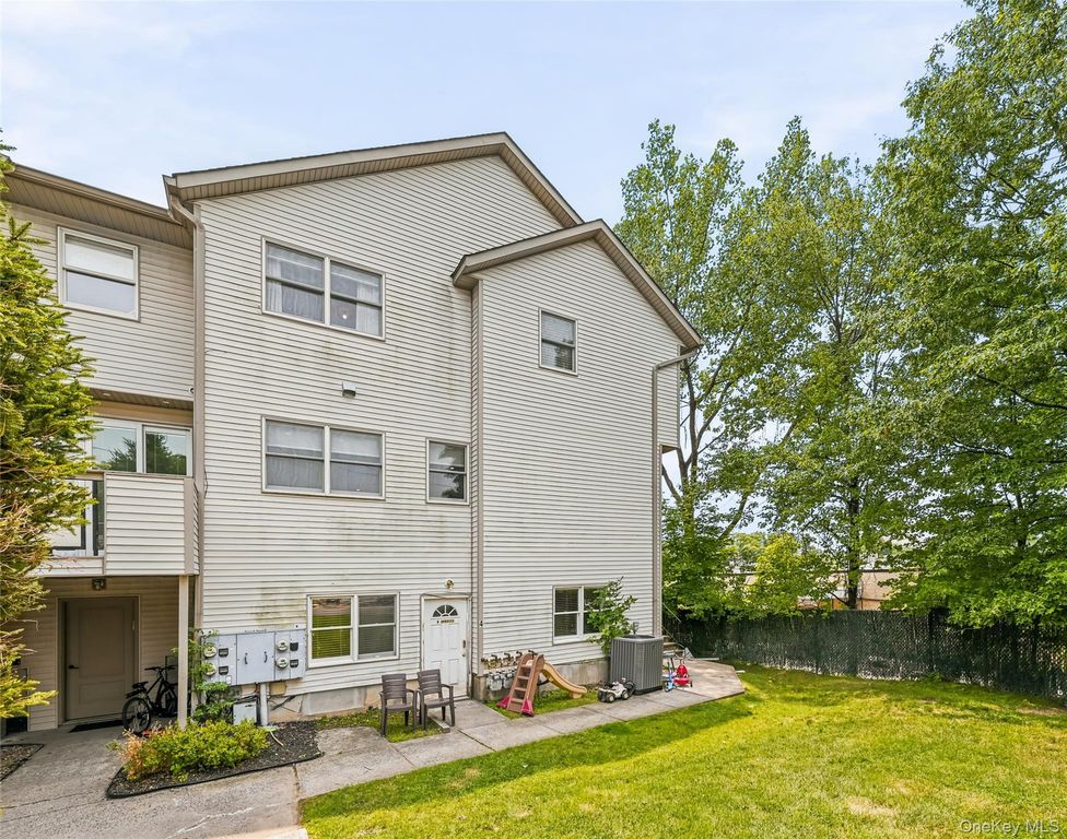 4 Spruill Court, Monsey, NY 10952 — photo 3