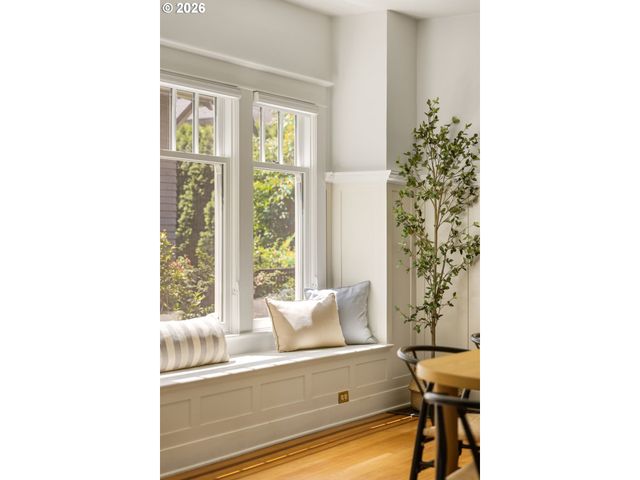 2827 Ne 20TH Ave, Portland, OR 97212