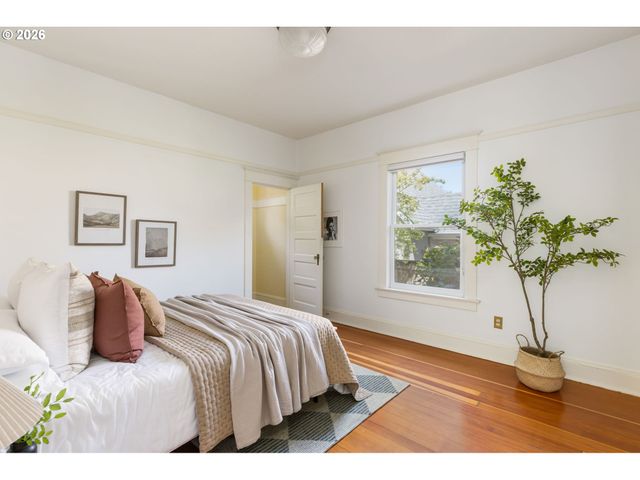 2827 Ne 20TH Ave, Portland, OR 97212