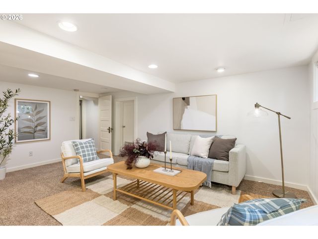 2827 Ne 20TH Ave, Portland, OR 97212