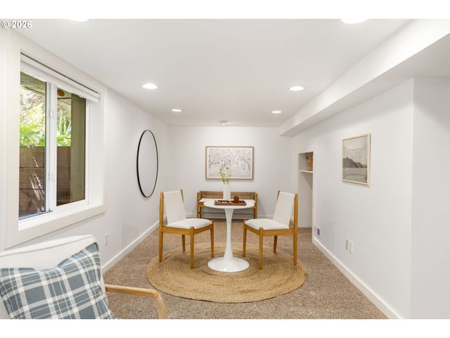 2827 Ne 20TH Ave, Portland, OR 97212