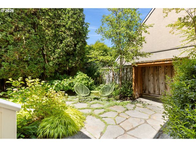 2827 Ne 20TH Ave, Portland, OR 97212