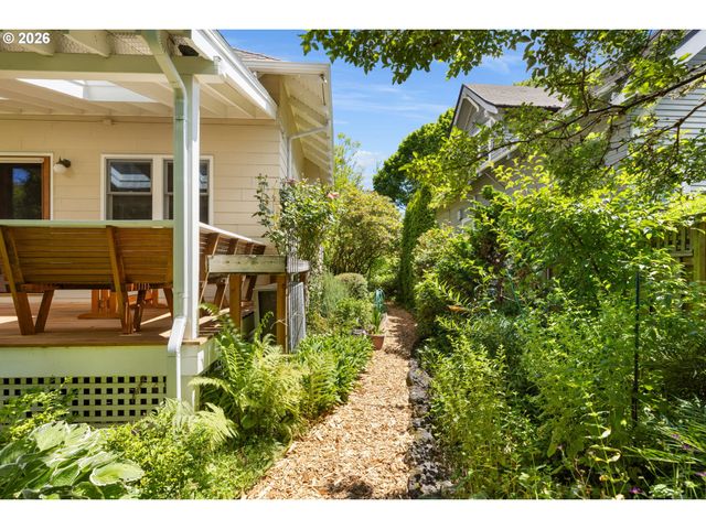 2827 Ne 20TH Ave, Portland, OR 97212