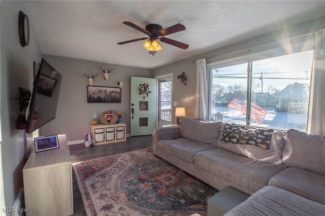 147 Woolf Avenue, Akron, OH 44312