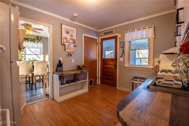 147 Woolf Avenue, Akron, OH 44312