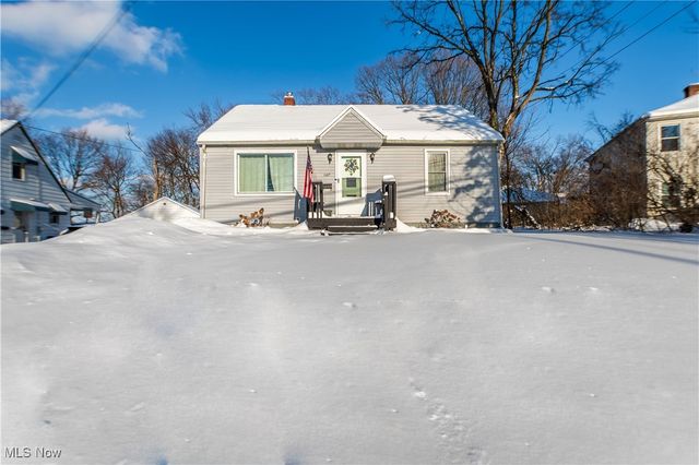 147 Woolf Avenue, Akron, OH 44312