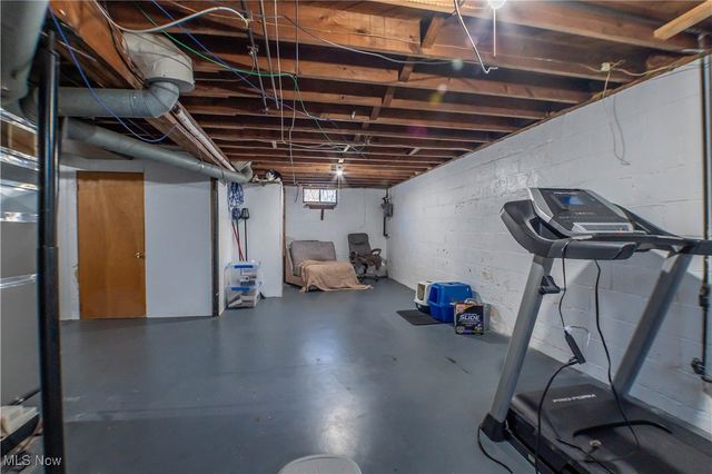 147 Woolf Avenue, Akron, OH 44312