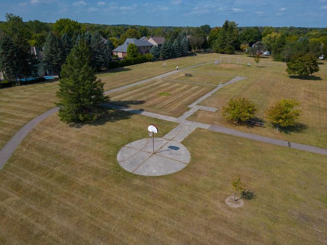 1202 Concord Court 67, Northville, MI 48167