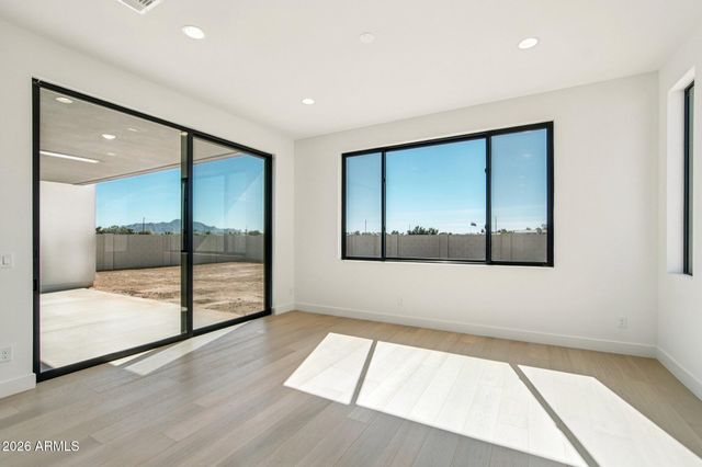 2351 E AQUARIUS Place, Chandler, AZ 85249