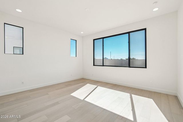 2351 E AQUARIUS Place, Chandler, AZ 85249