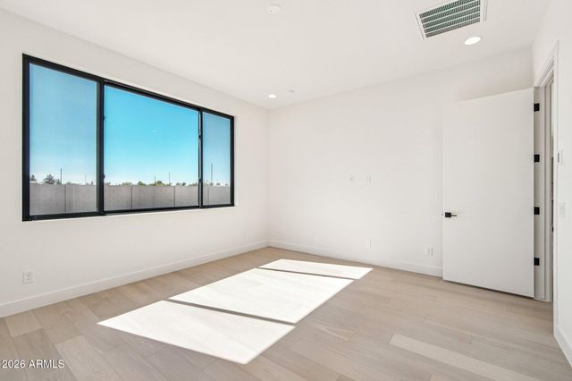 2351 E AQUARIUS Place, Chandler, AZ 85249