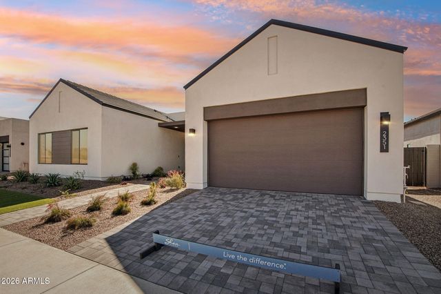 2351 E AQUARIUS Place, Chandler, AZ 85249