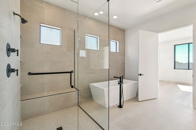 2351 E AQUARIUS Place, Chandler, AZ 85249