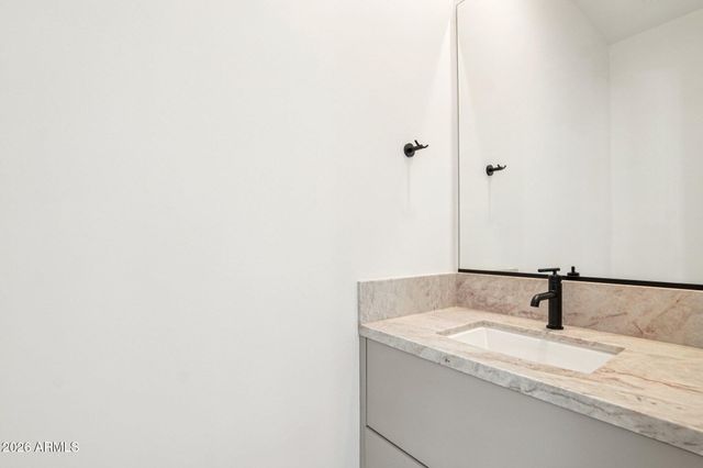 2351 E AQUARIUS Place, Chandler, AZ 85249