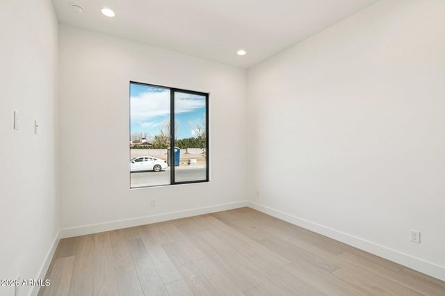 2351 E AQUARIUS Place, Chandler, AZ 85249