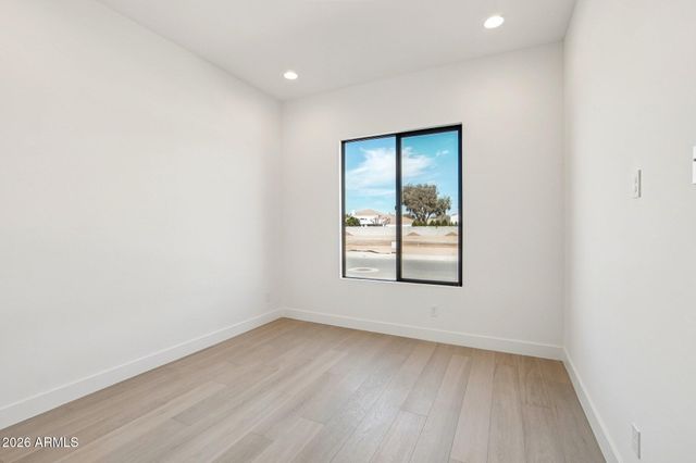 2351 E AQUARIUS Place, Chandler, AZ 85249