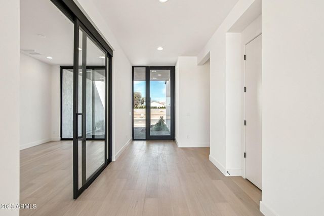 2351 E AQUARIUS Place, Chandler, AZ 85249