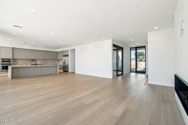 2351 E AQUARIUS Place, Chandler, AZ 85249