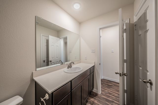 433 Rose Avenue, Cleburne, TX 76033
