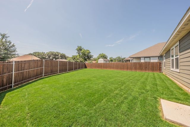433 Rose Avenue, Cleburne, TX 76033