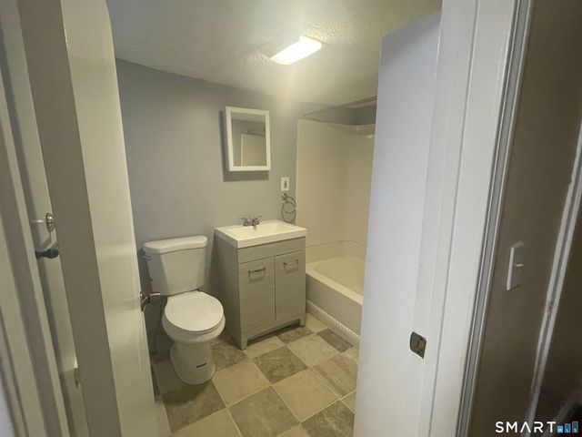 42 Fisher Hill Road 5, Glastonbury, CT 06033