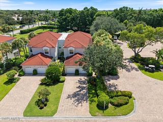 1580 Clermont DR L202, Naples, FL 34109