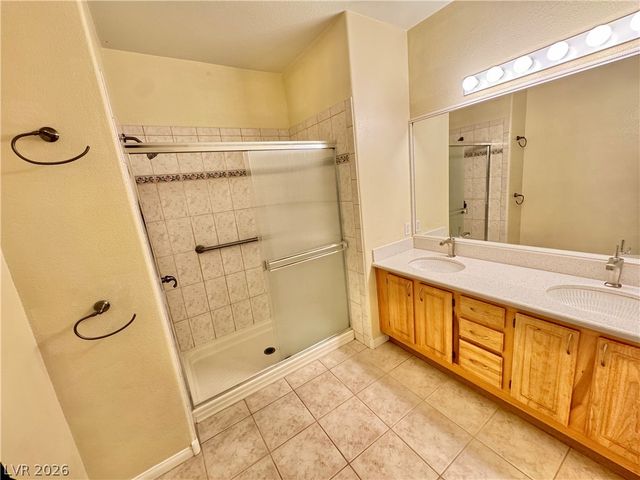 4900 Black Bear Road 204, Las Vegas, NV 89149