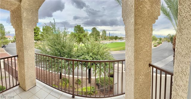 4900 Black Bear Road 204, Las Vegas, NV 89149