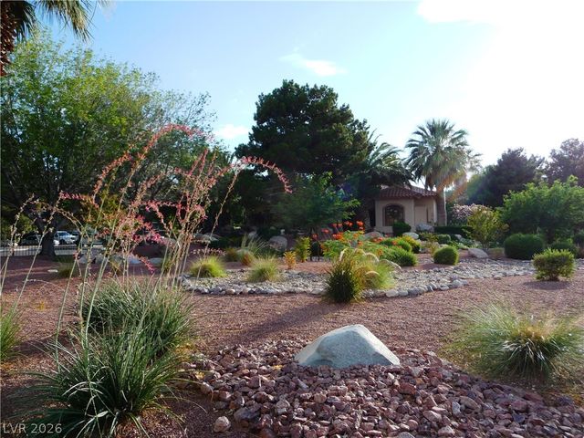 4900 Black Bear Road 204, Las Vegas, NV 89149