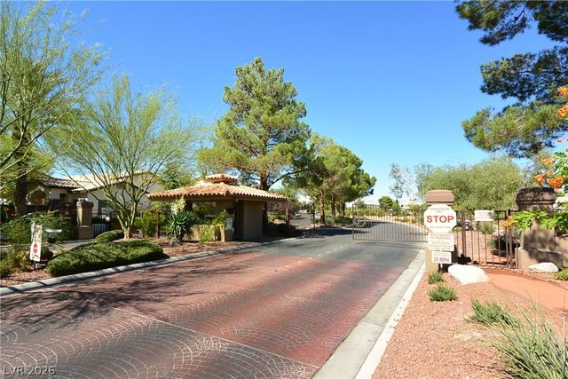 4900 Black Bear Road 204, Las Vegas, NV 89149