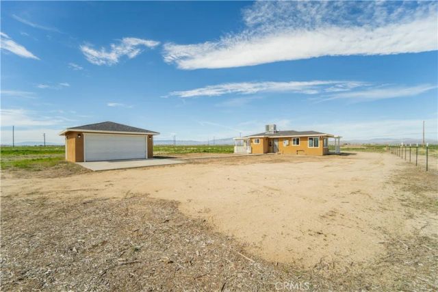 49040 70th West, Lancaster, CA 93536