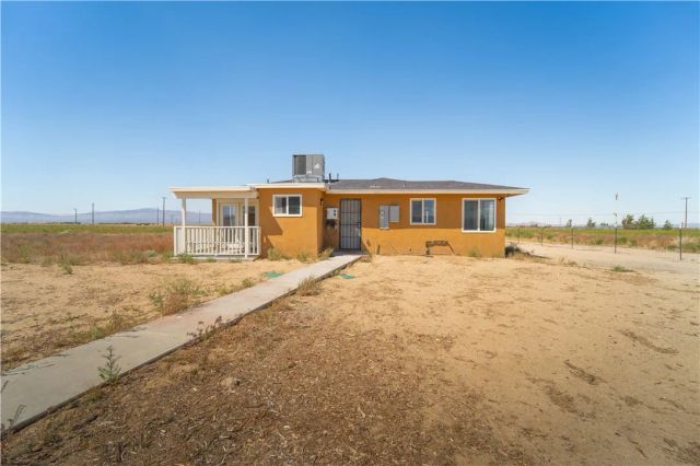 49040 70th West, Lancaster, CA 93536