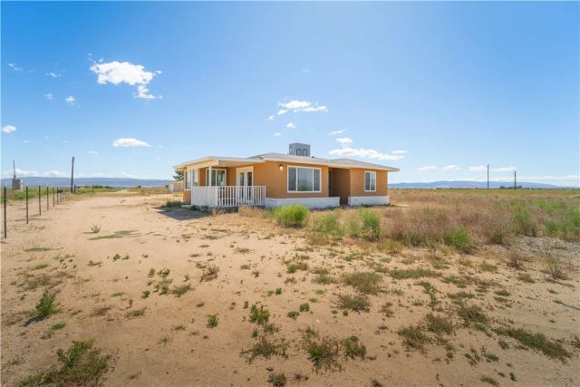 49040 70th West, Lancaster, CA 93536