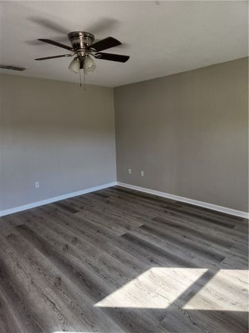 413 S 13th St, Aransas Pass, TX 78336