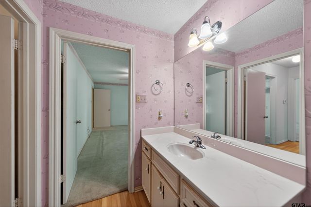 16209 Live Oak Street, Tyler, TX 75707