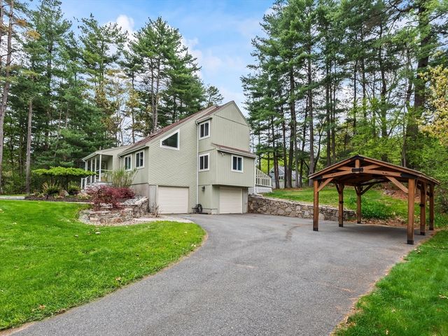 65 Briarcliff Ln, Holliston, MA 01746