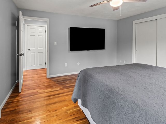 65 Briarcliff Ln, Holliston, MA 01746