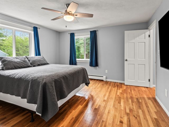 65 Briarcliff Ln, Holliston, MA 01746